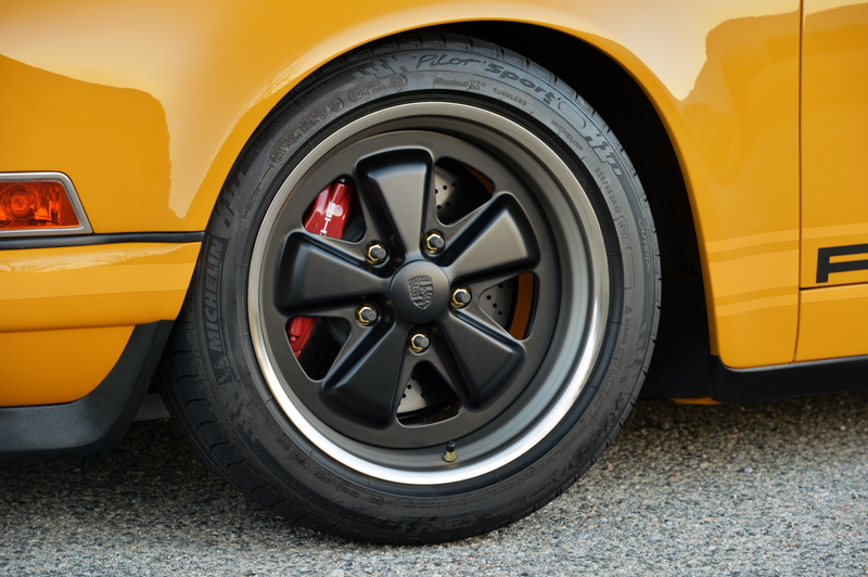 Illustration for article titled Drool All Over Yourselves At This Fantastically Orange 911 Reimagined By Singer